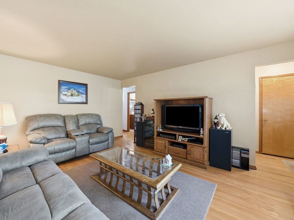 8440 S 77th Avenue, Bridgeview, IL 60455 — photo 3