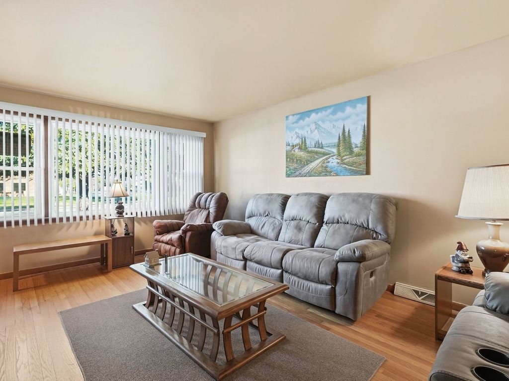 8440 S 77th Avenue, Bridgeview, IL 60455 — photo 4