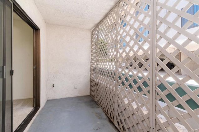 2304 Altisma Way 108, Carlsbad, CA 92009