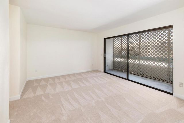 2304 Altisma Way 108, Carlsbad, CA 92009