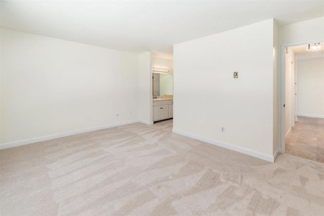 2304 Altisma Way 108, Carlsbad, CA 92009