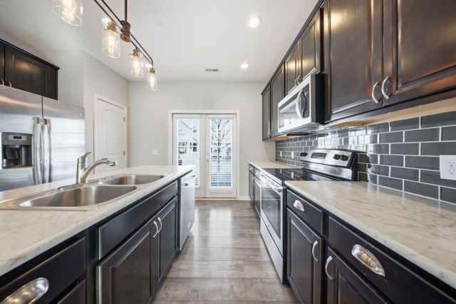 2155 Sawgrass Street, Grove City, OH 43123