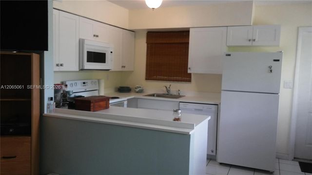 123-125 SW 19th Avenue 13, Fort Lauderdale, FL 33312