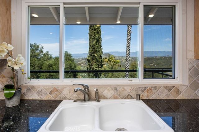 28410 Faircrest Way, Escondido, CA 92026