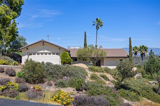 28410 Faircrest Way, Escondido, CA 92026