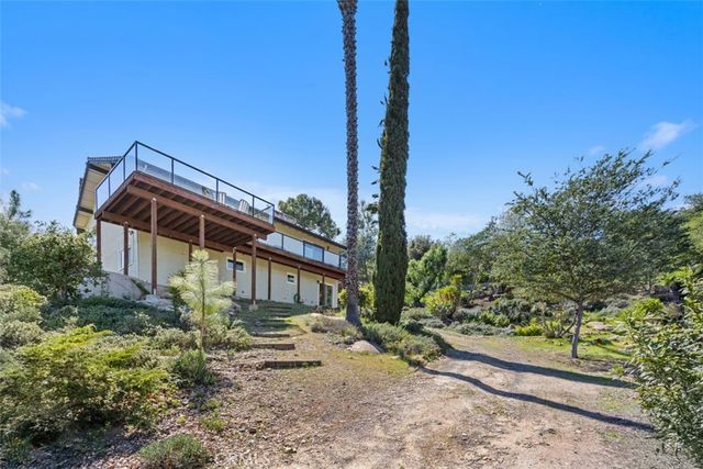 28410 Faircrest Way, Escondido, CA 92026