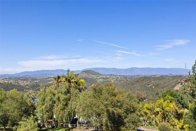 28410 Faircrest Way, Escondido, CA 92026