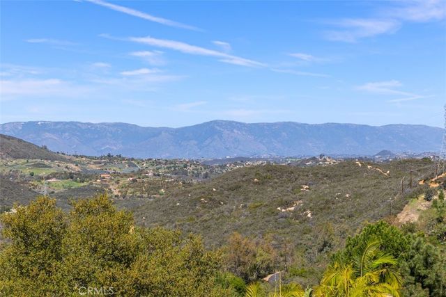 28410 Faircrest Way, Escondido, CA 92026