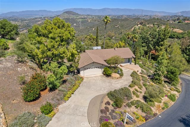 28410 Faircrest Way, Escondido, CA 92026