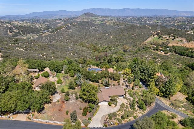 28410 Faircrest Way, Escondido, CA 92026