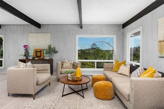 28410 Faircrest Way, Escondido, CA 92026