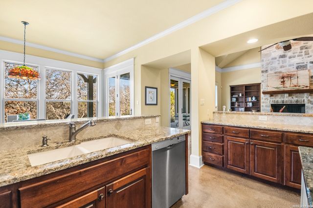 208 Hoskins, Boerne, TX 78006