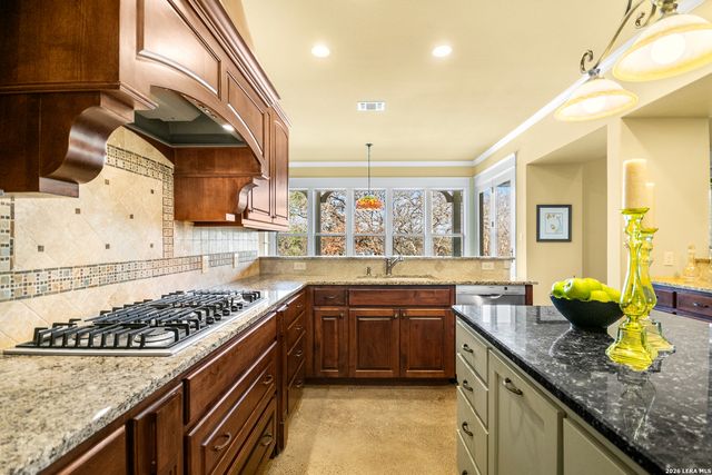 208 Hoskins, Boerne, TX 78006