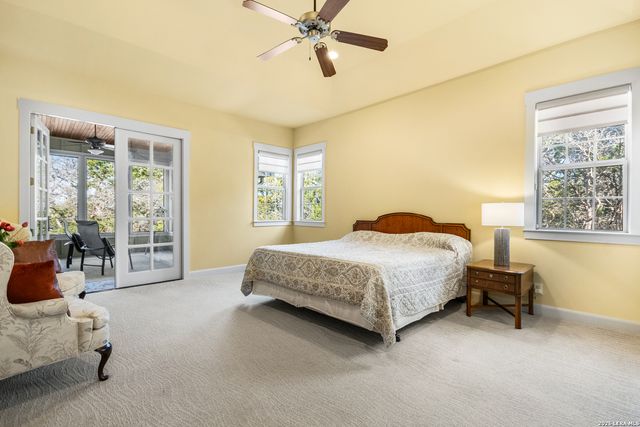 208 Hoskins, Boerne, TX 78006