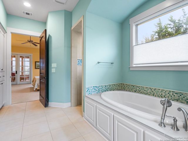 208 Hoskins, Boerne, TX 78006