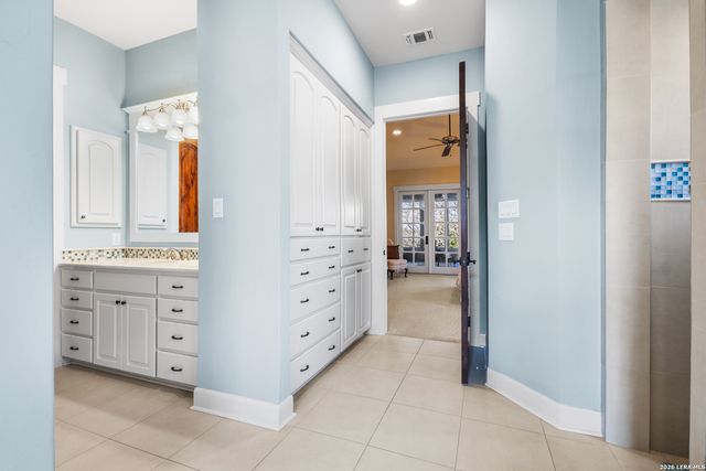 208 Hoskins, Boerne, TX 78006