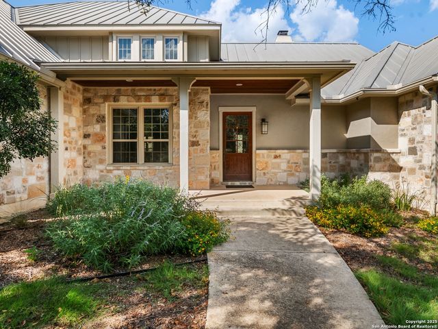 208 Hoskins, Boerne, TX 78006
