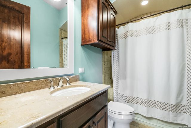 208 Hoskins, Boerne, TX 78006