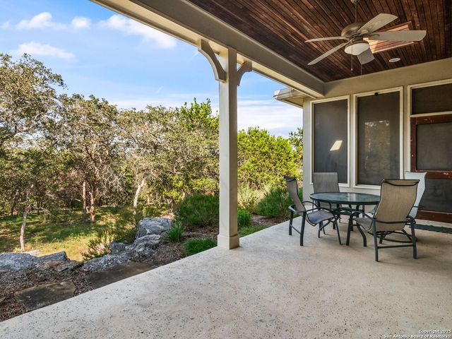 208 Hoskins, Boerne, TX 78006