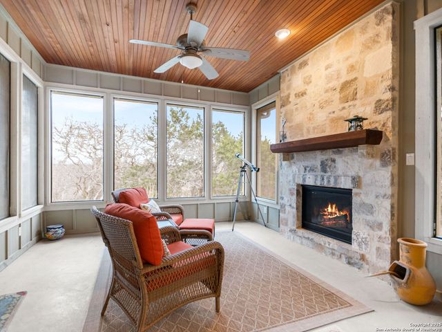 208 Hoskins, Boerne, TX 78006