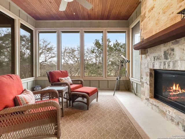 208 Hoskins, Boerne, TX 78006