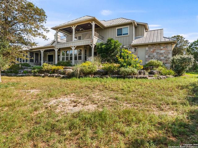 208 Hoskins, Boerne, TX 78006