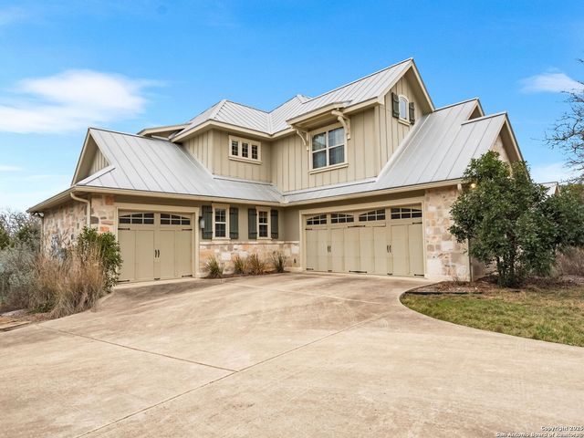 208 Hoskins, Boerne, TX 78006
