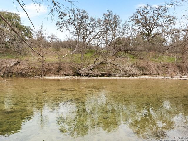 208 Hoskins, Boerne, TX 78006