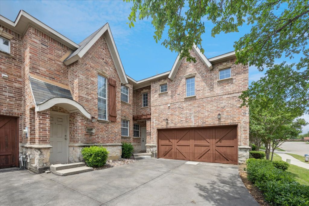 2153 Parkview, Carrollton, TX 75006