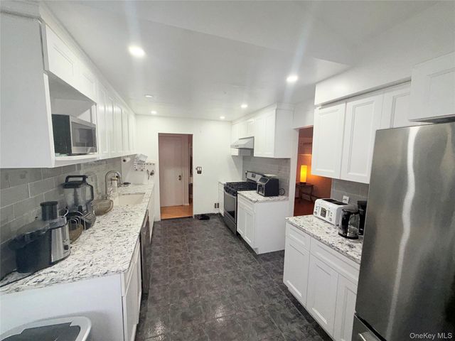 60 Boden Avenue, Valley Stream, NY 11580