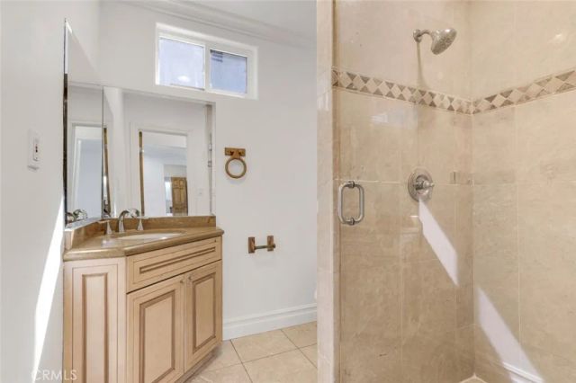 5063 Serrania Avenue, Woodland Hills, CA 91364