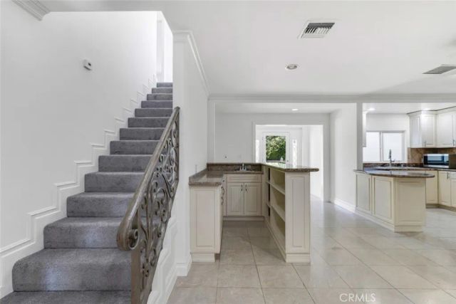 5063 Serrania Avenue, Woodland Hills, CA 91364