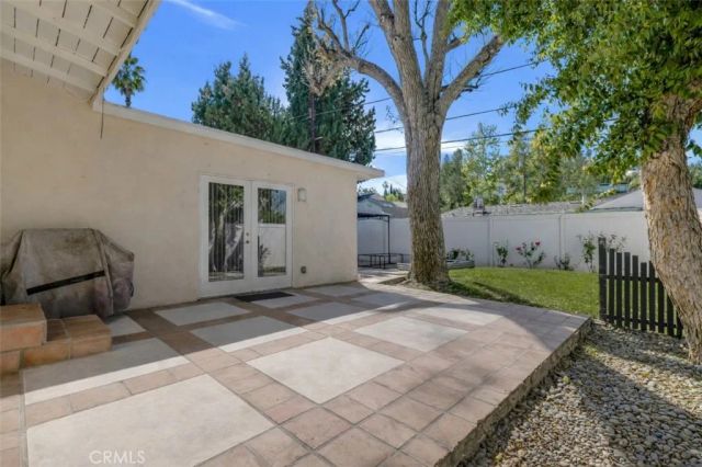 5063 Serrania Avenue, Woodland Hills, CA 91364