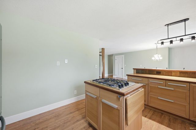 8 Meridian Drive, Hartford City, IN 47348