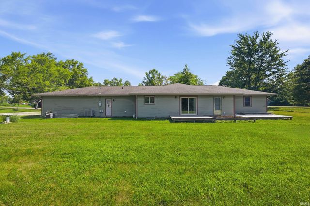 8 Meridian Drive, Hartford City, IN 47348