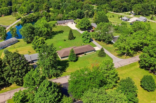 8 Meridian Drive, Hartford City, IN 47348