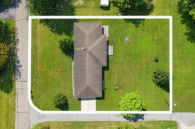8 Meridian Drive, Hartford City, IN 47348