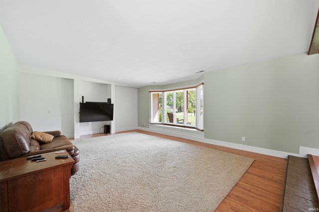 8 Meridian Drive, Hartford City, IN 47348