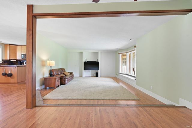 8 Meridian Drive, Hartford City, IN 47348