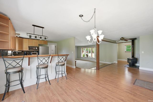 8 Meridian Drive, Hartford City, IN 47348