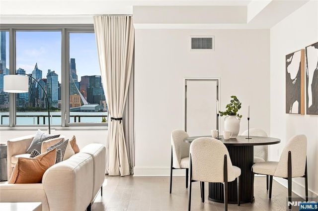 9 Ave At Port Imperial 413, West New York, NJ 07093