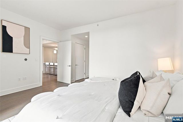 9 Ave At Port Imperial 413, West New York, NJ 07093