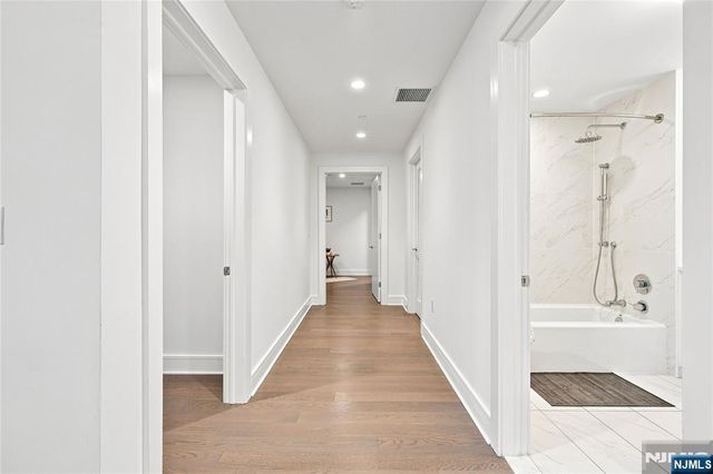9 Ave At Port Imperial 413, West New York, NJ 07093