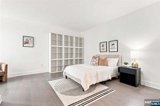 9 Ave At Port Imperial 413, West New York, NJ 07093