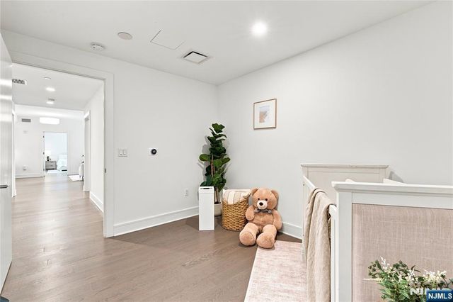 9 Ave At Port Imperial 413, West New York, NJ 07093