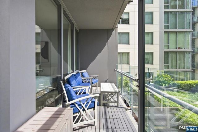 9 Ave At Port Imperial 413, West New York, NJ 07093