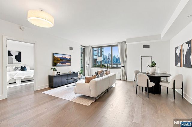 9 Ave At Port Imperial 413, West New York, NJ 07093