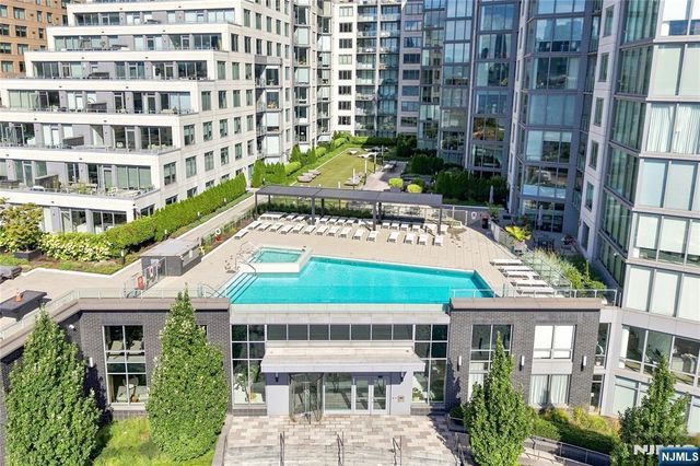 9 Ave At Port Imperial 413, West New York, NJ 07093