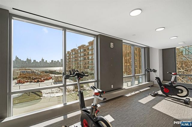 9 Ave At Port Imperial 413, West New York, NJ 07093