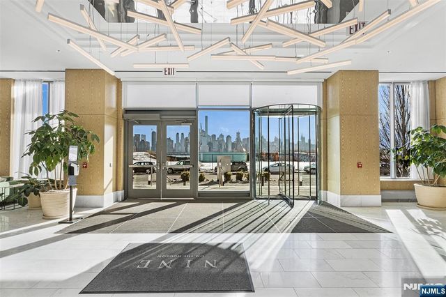 9 Ave At Port Imperial 413, West New York, NJ 07093